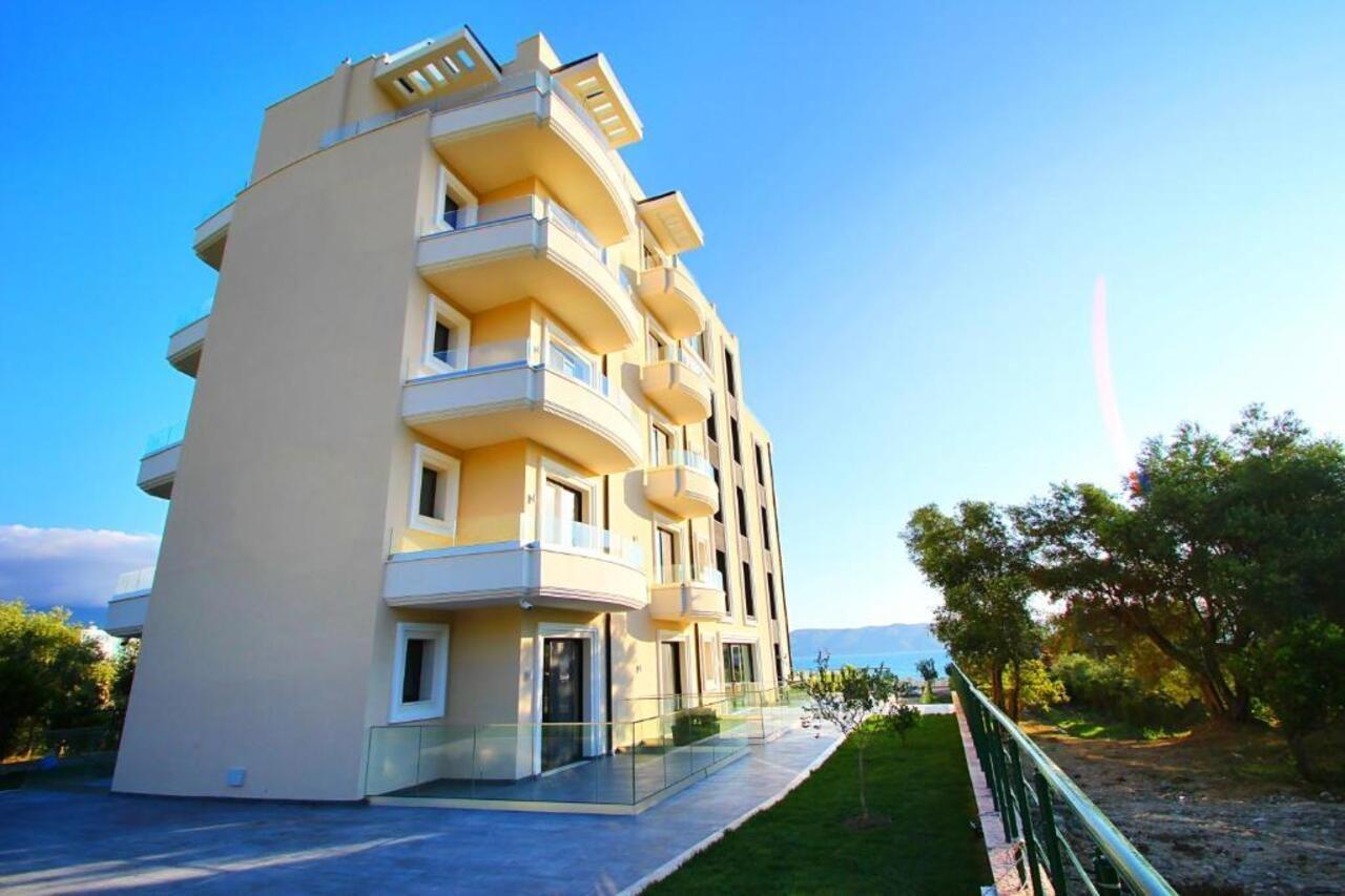 A&G Hotel Radhimë エクステリア 写真