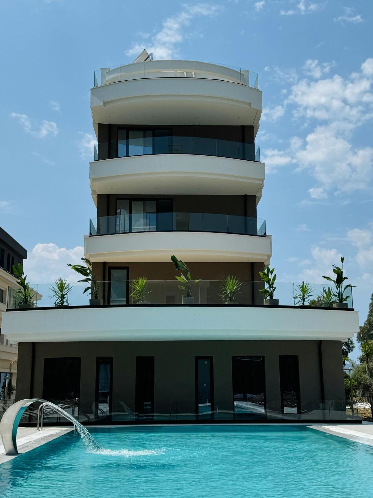A&G Hotel Radhimë エクステリア 写真