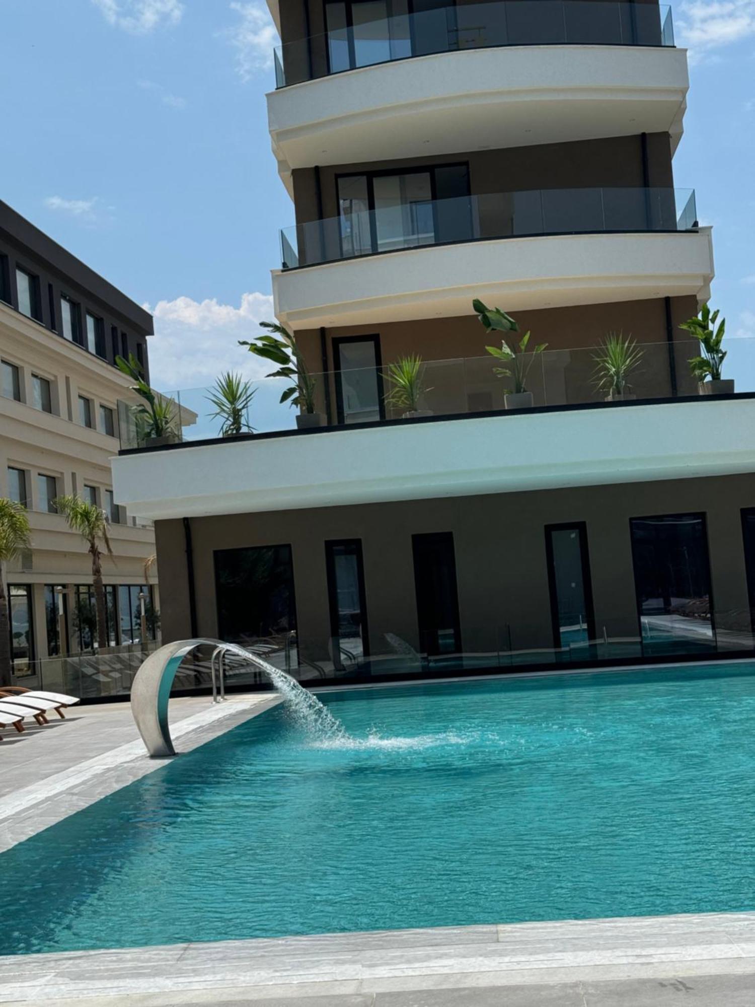 A&G Hotel Radhimë エクステリア 写真