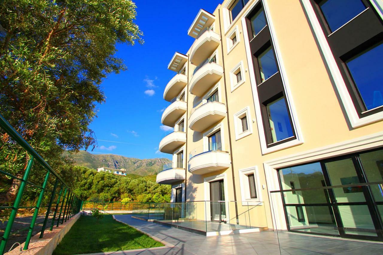A&G Hotel Radhimë エクステリア 写真