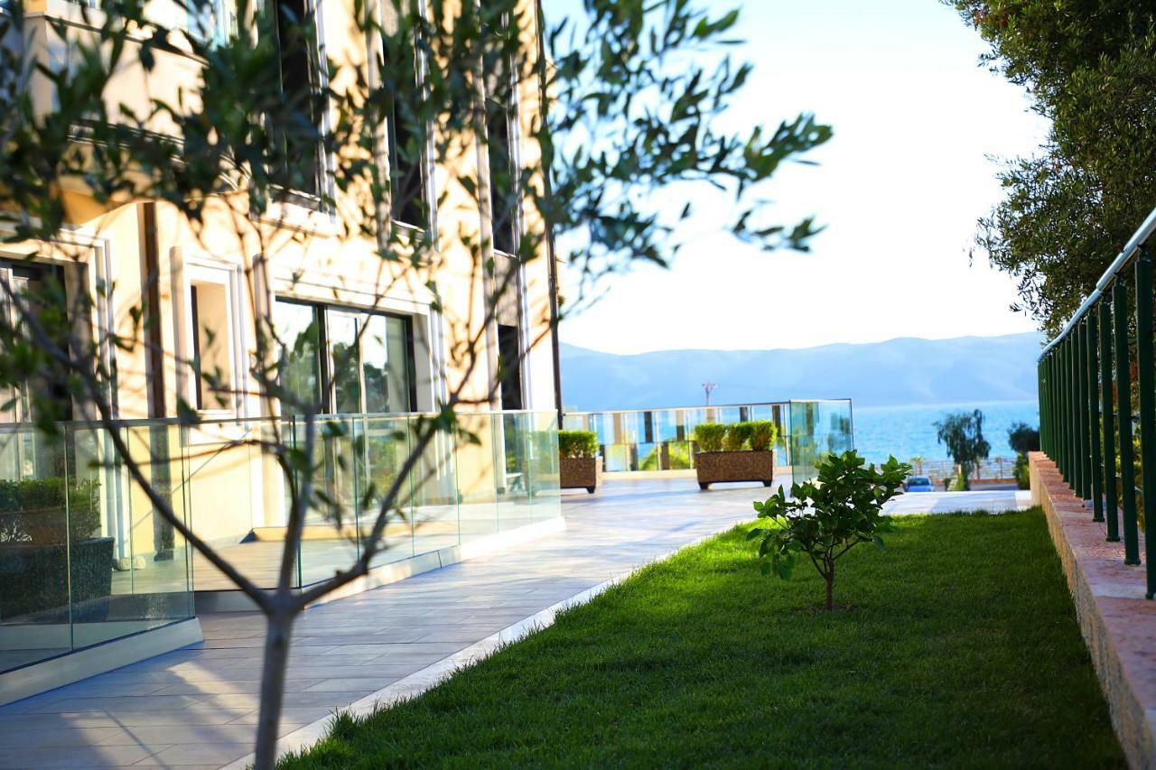 A&G Hotel Radhimë エクステリア 写真