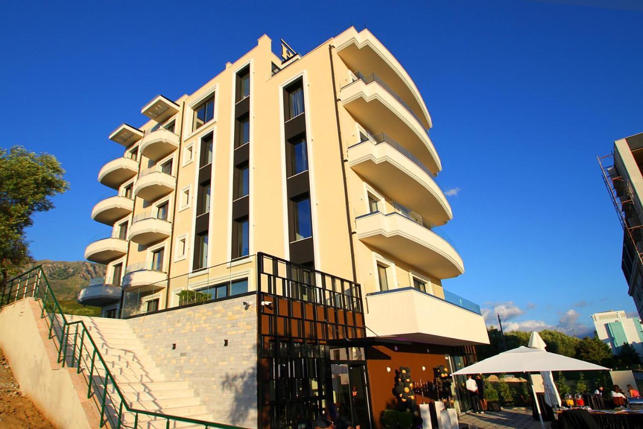A&G Hotel Radhimë エクステリア 写真